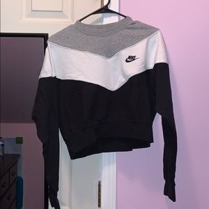 Nike Crop Crew
